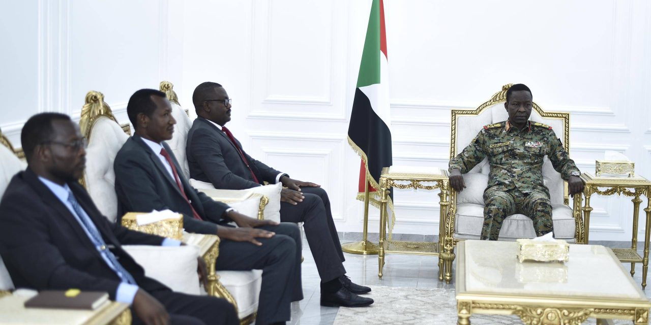 رئيس حركة العدل والمساواة السودانية الجديدة يلتقي الفريق أول ركن/ شمس الدين الكباشى