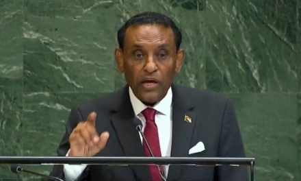 رئيس الوزارء يخاطب الجمعية العامة للأمم المتحدة ويطالب برفع الحصار عن الفاشر ويستنكر جرائم مليشيا الدعم السريع