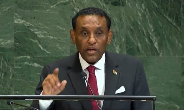 رئيس الوزارء يخاطب الجمعية العامة للأمم المتحدة ويطالب برفع الحصار عن الفاشر ويستنكر جرائم مليشيا الدعم السريع