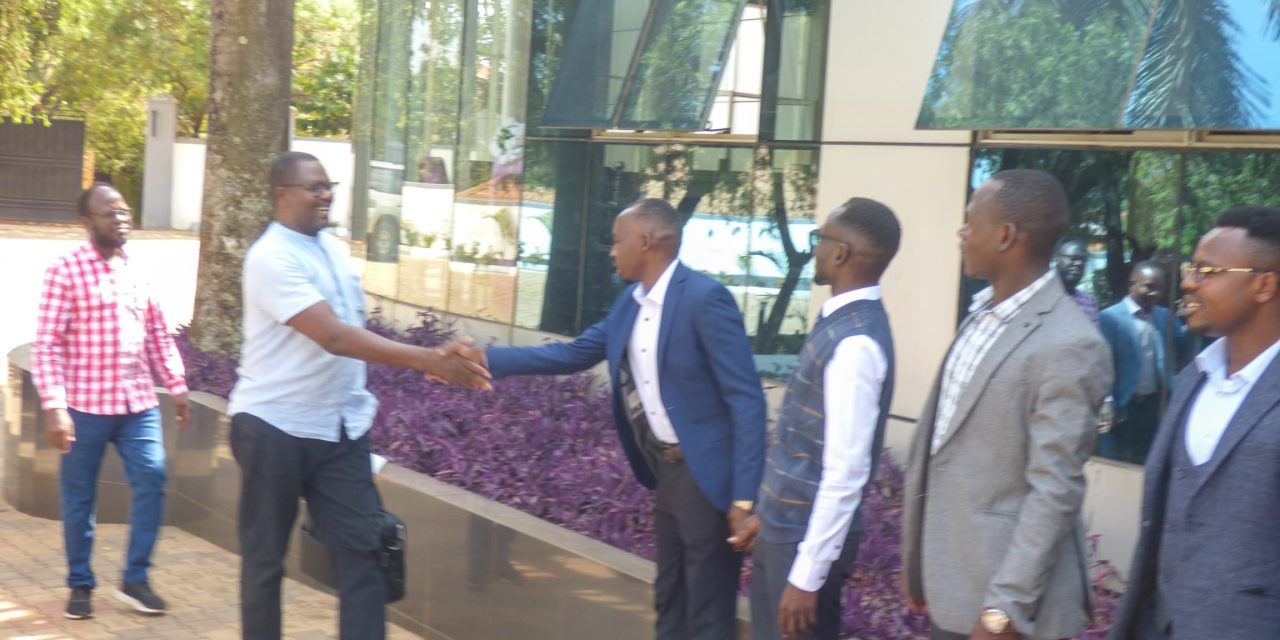 بيان حول اللقاء التنويري مع السيد رئيس حركة العدل والمساواة السودانية الجديدة – مكتب أوغندا.